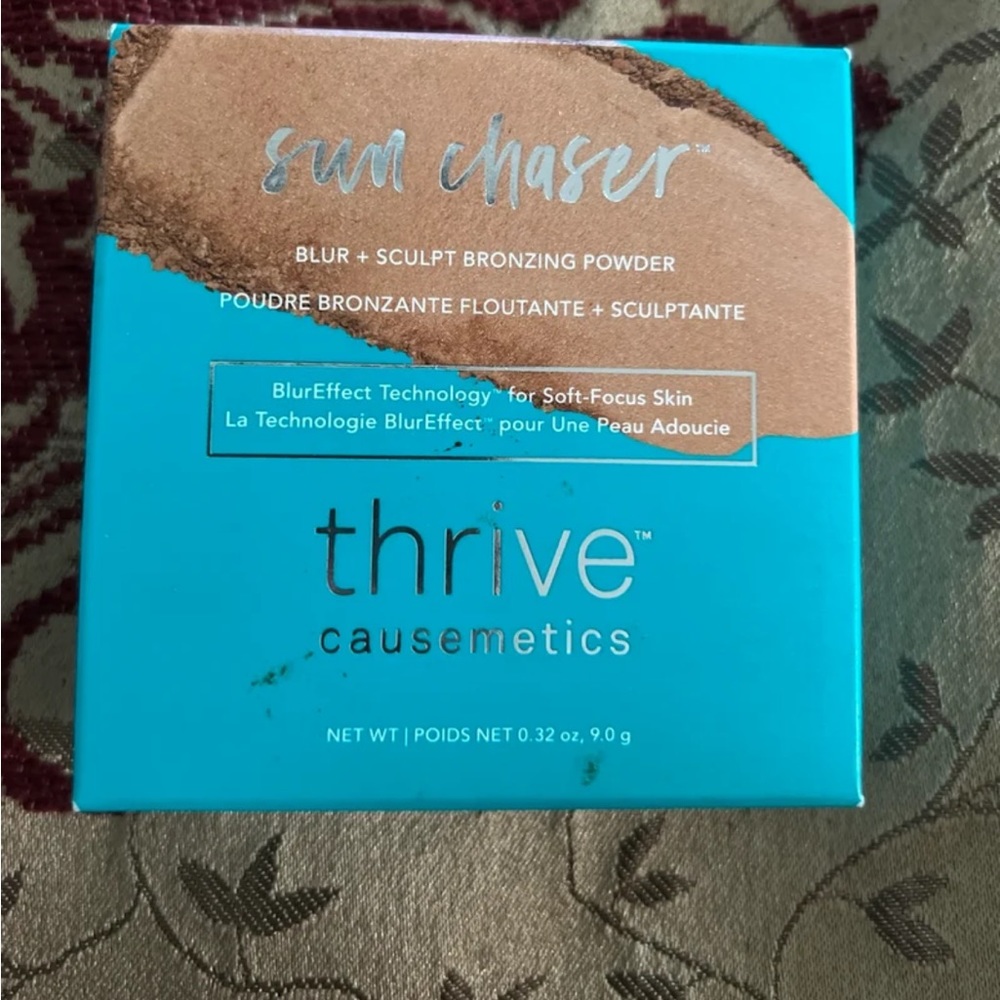Thrive Causemetics Sun Chaser Blur + Sculpt Bronzing Powder in Eos (Shimmer)